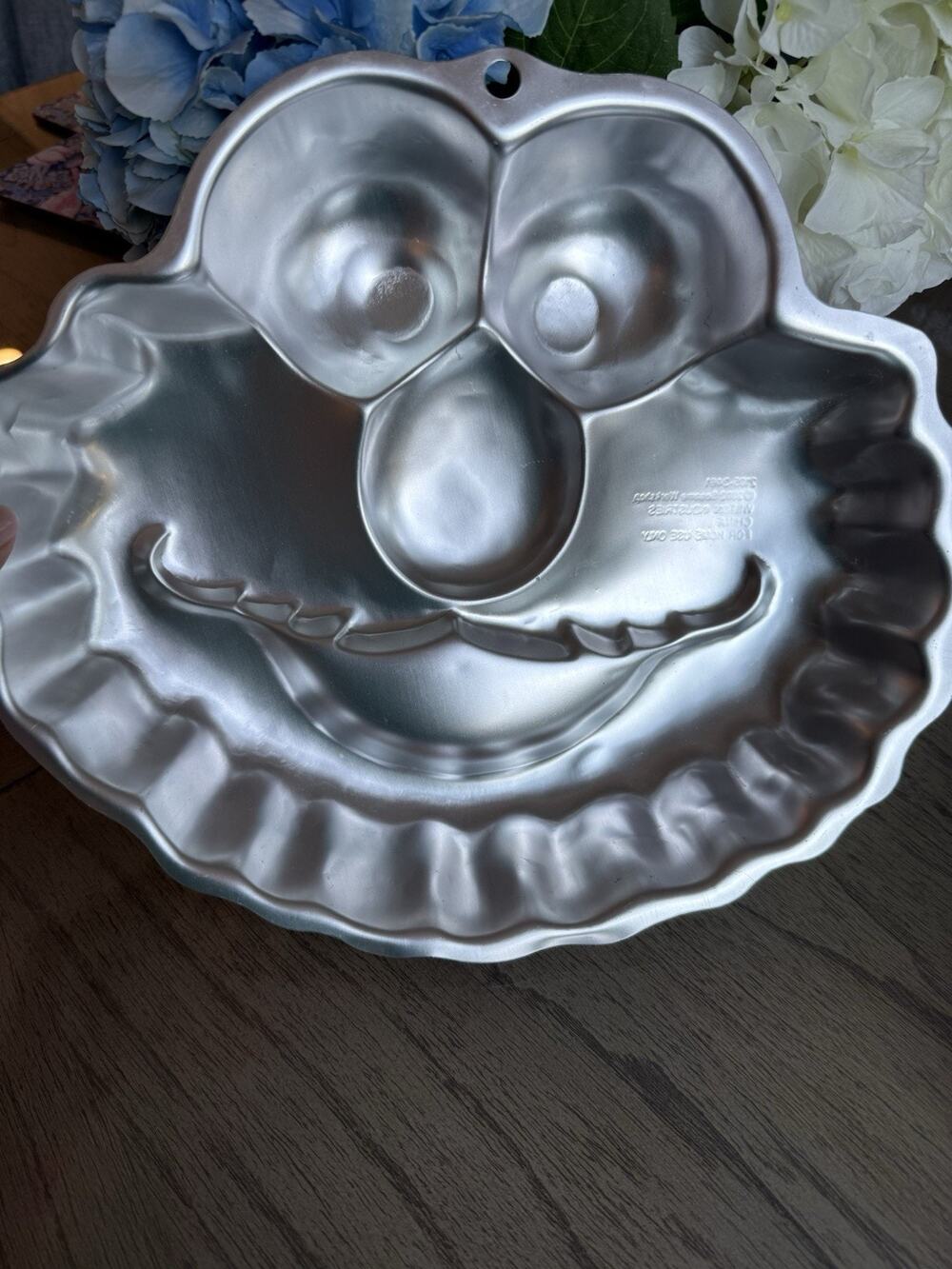 Wilton ELMO Metal Cake Pan 2002 Sesame Workshop 12x10 Preowned